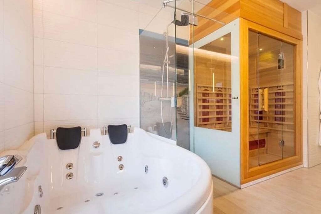 Center Parcs Park Zandvoort VIP Cottage huisje met jacuzzi